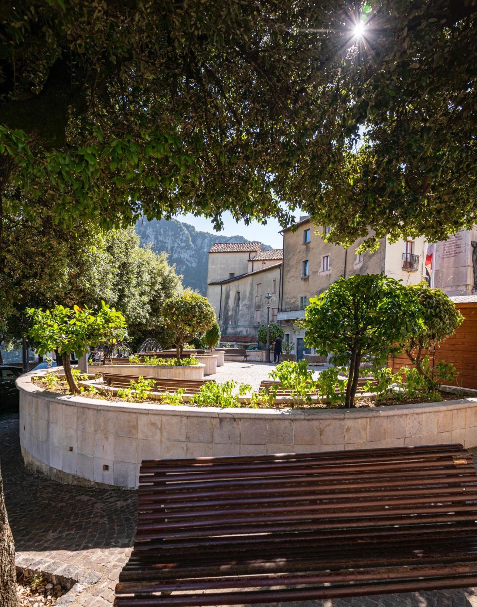 Piazza Laurino Apartments Basic Excursions Alto Cilento Pellegrinaggio Giubilare Exteriér fotografie