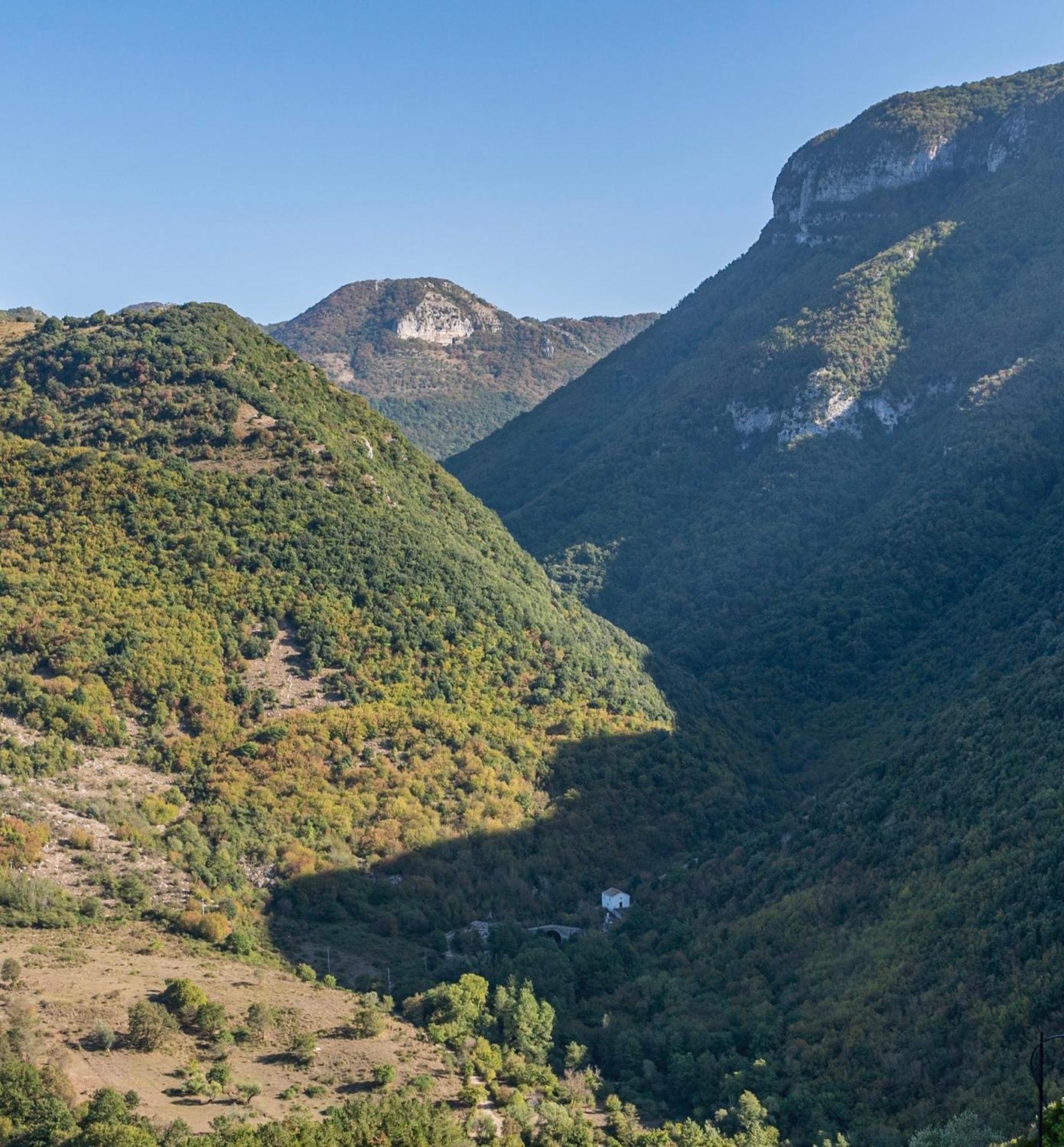 Piazza Laurino Apartments Basic Excursions Alto Cilento Cammino Giubilare Di Santelena Exteriér fotografie